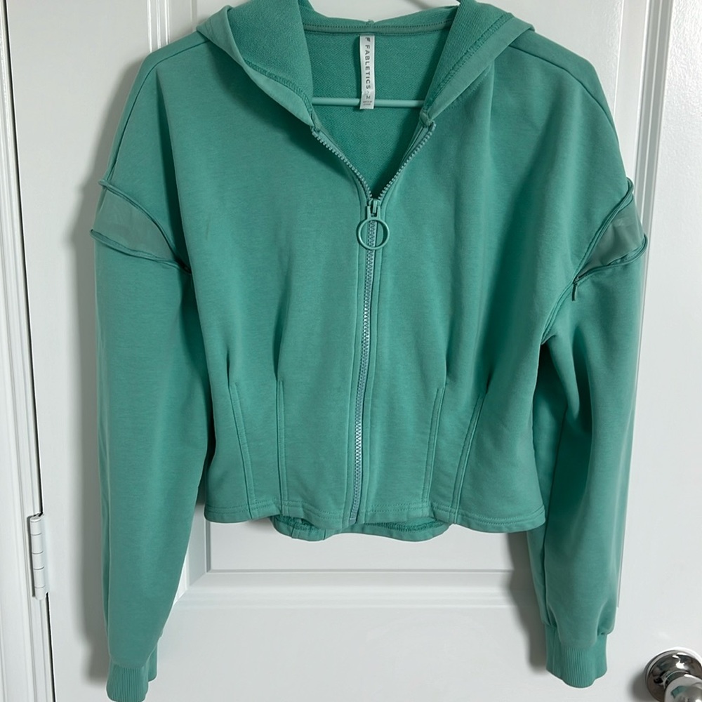 Fabletics Cropped Zip Up Size Medium